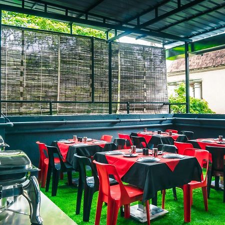 Treebo Serenity Inn, Koregaon Park Pune Zewnętrze zdjęcie